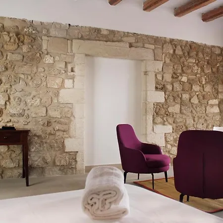 Isabella Di Castiglia 4*