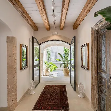 Isabella Di Castiglia Апарт-отель 4*