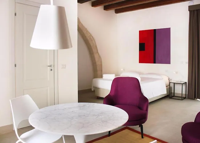 Isabella Di Castiglia מלון דירות סירקוזה