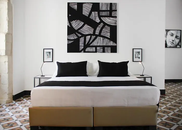 מלון דירות Isabella Di Castiglia 4*