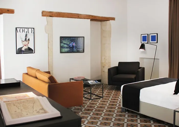 Isabella Di Castiglia מלון דירות