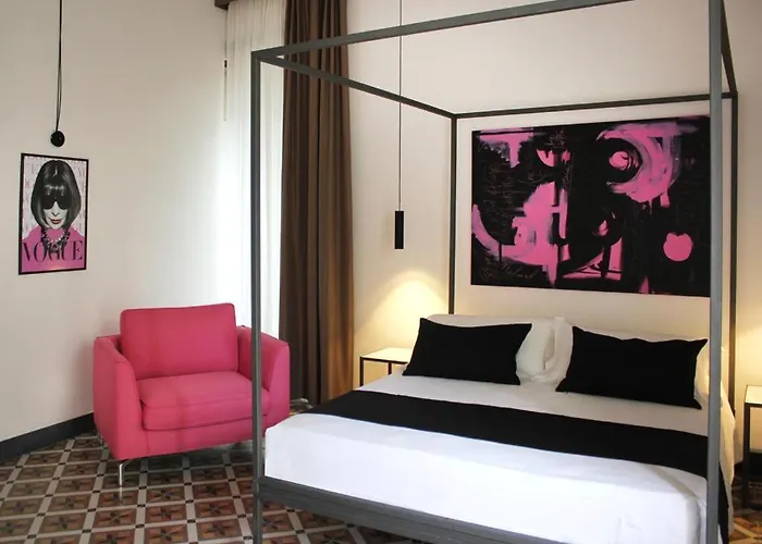 מלון דירות Isabella Di Castiglia 4*