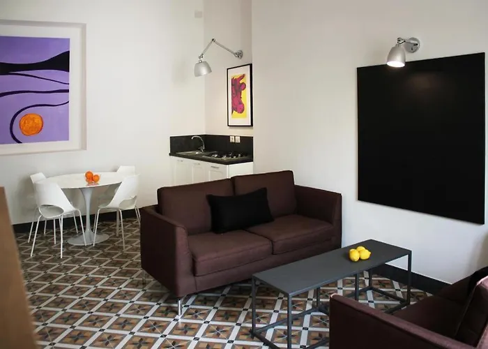 מלון דירות Isabella Di Castiglia 4*