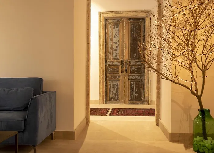 מלון דירות Isabella Di Castiglia 4*