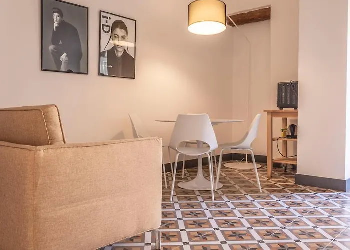 Isabella Di Castiglia מלון דירות סירקוזה