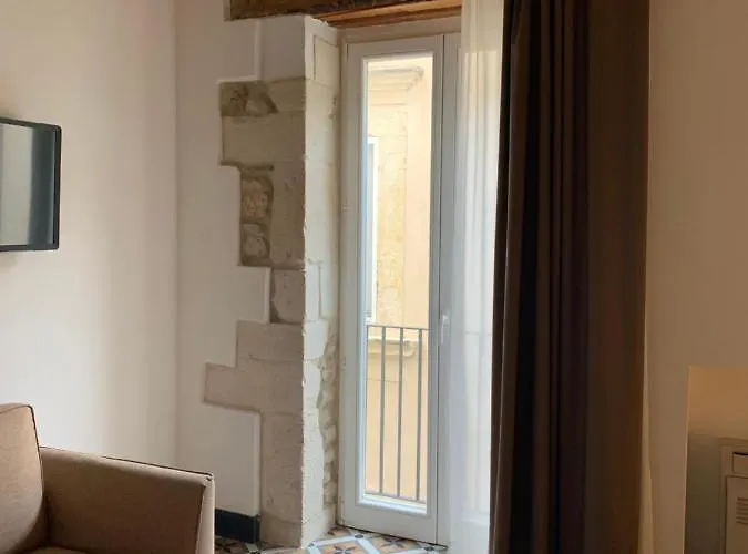 Isabella Di Castiglia מלון דירות