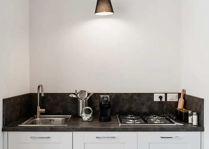 מלון דירות Isabella Di Castiglia 4*